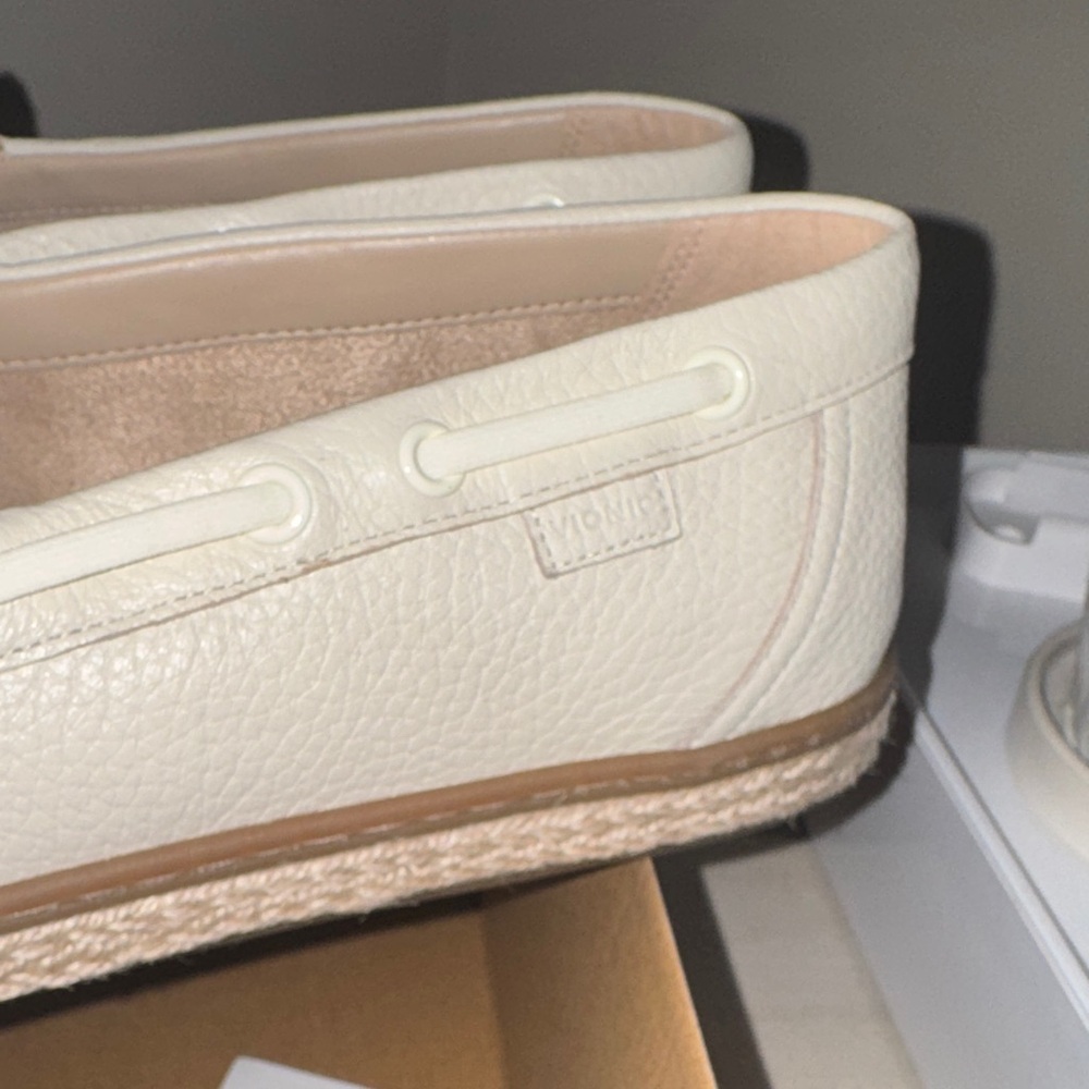 Vionic Cream Loafers - Picture 9 of 10